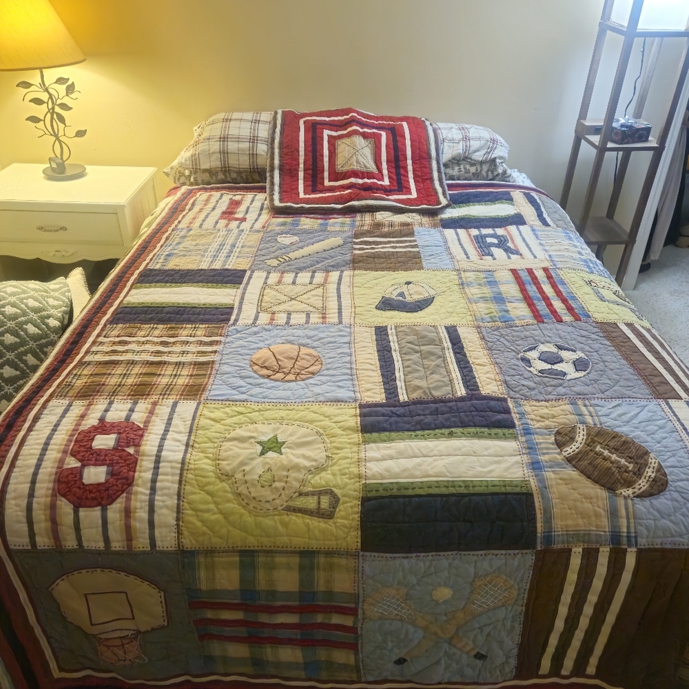 Pottery Barn Kids TWIN Junior Varsity Sports  Quilted Comforter/ 1 Euro Sham Set